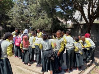 school-children-water