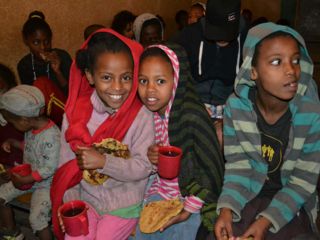 happy-children-in-berta-breakfast-program.jpg